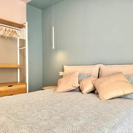 Alfieri1 - Netflix-parking-supermarket-centro Apartamento