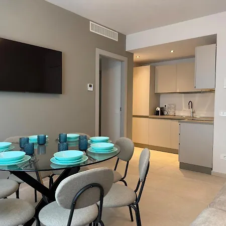 Alfieri1 - Netflix-parking-supermarket-centro Apartamento
