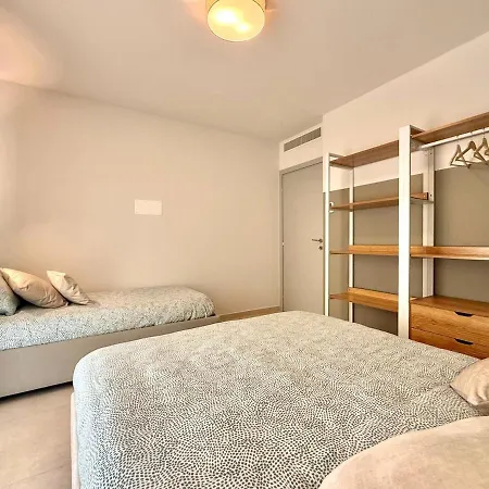 Alfieri1 - Netflix-parking-supermarket-centro Apartamento