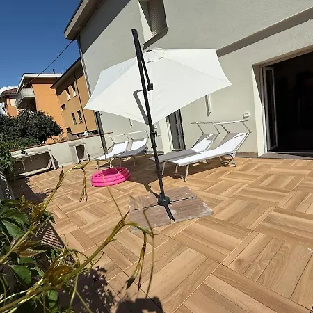 Alfieri1 - Netflix-parking-supermarket-centro Apartamento
